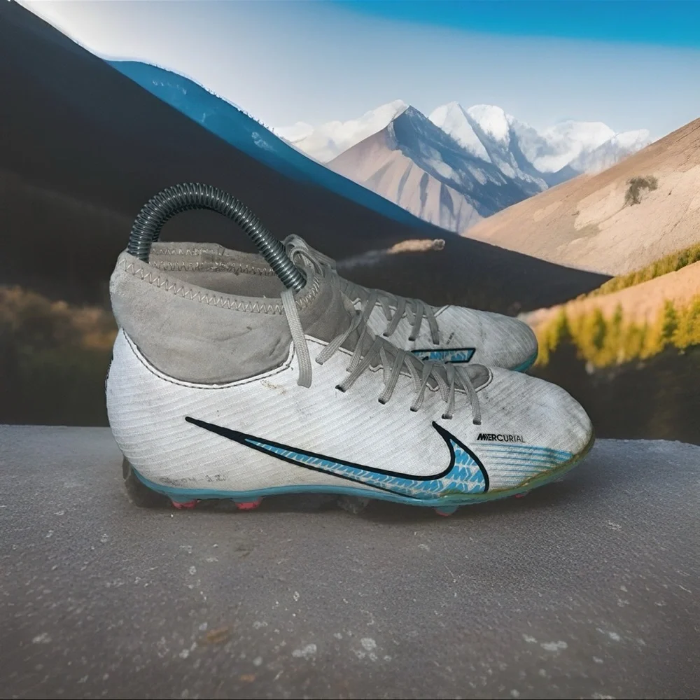 Nike Mercurial Cleats in White and Blue - Picture 6 of 8